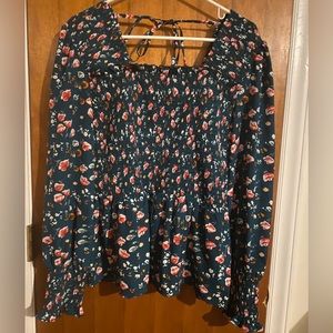 Smocked floral top. Size XL. No brand- purchased from a local boutique.